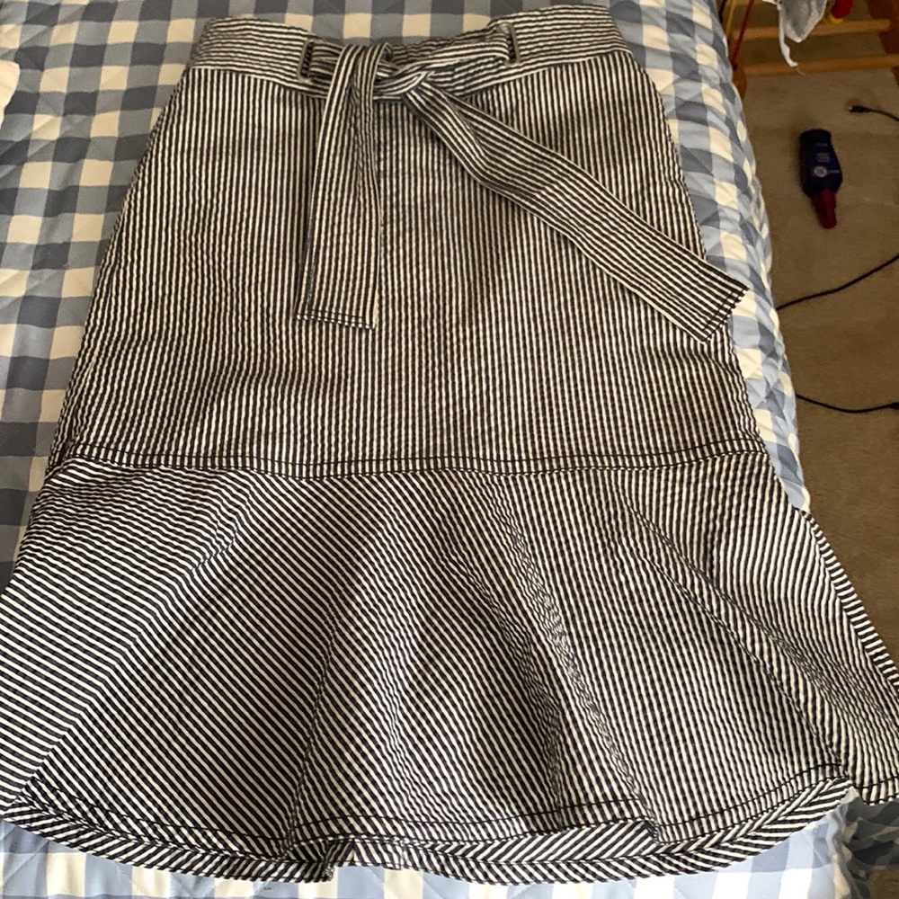 Bkack/white skirt